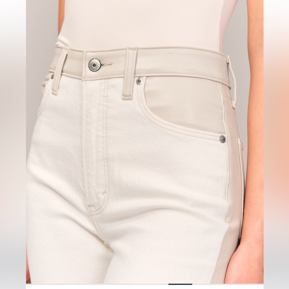 NWT | Abercrombie | Mixed Fabric Ultra High Rise 90s Slim Straight Jean | 33 - Picture 7 of 10